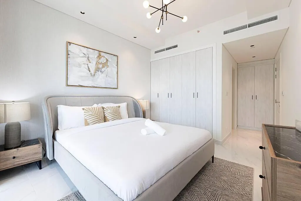 Magnificent - Luxurious 3 Bedroom With Marina View Dubai Apartment