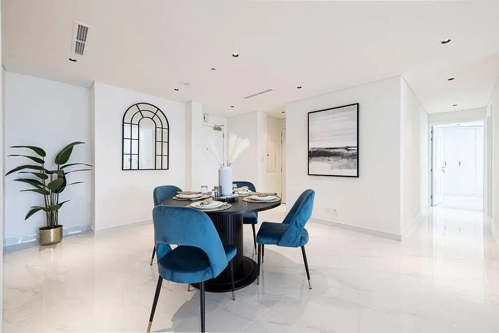 Magnificent - Luxurious 3 Bedroom With Marina View Dubai Apartment