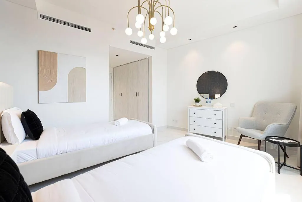 Magnificent - Luxurious 3 Bedroom With Marina View Dubai Apartment